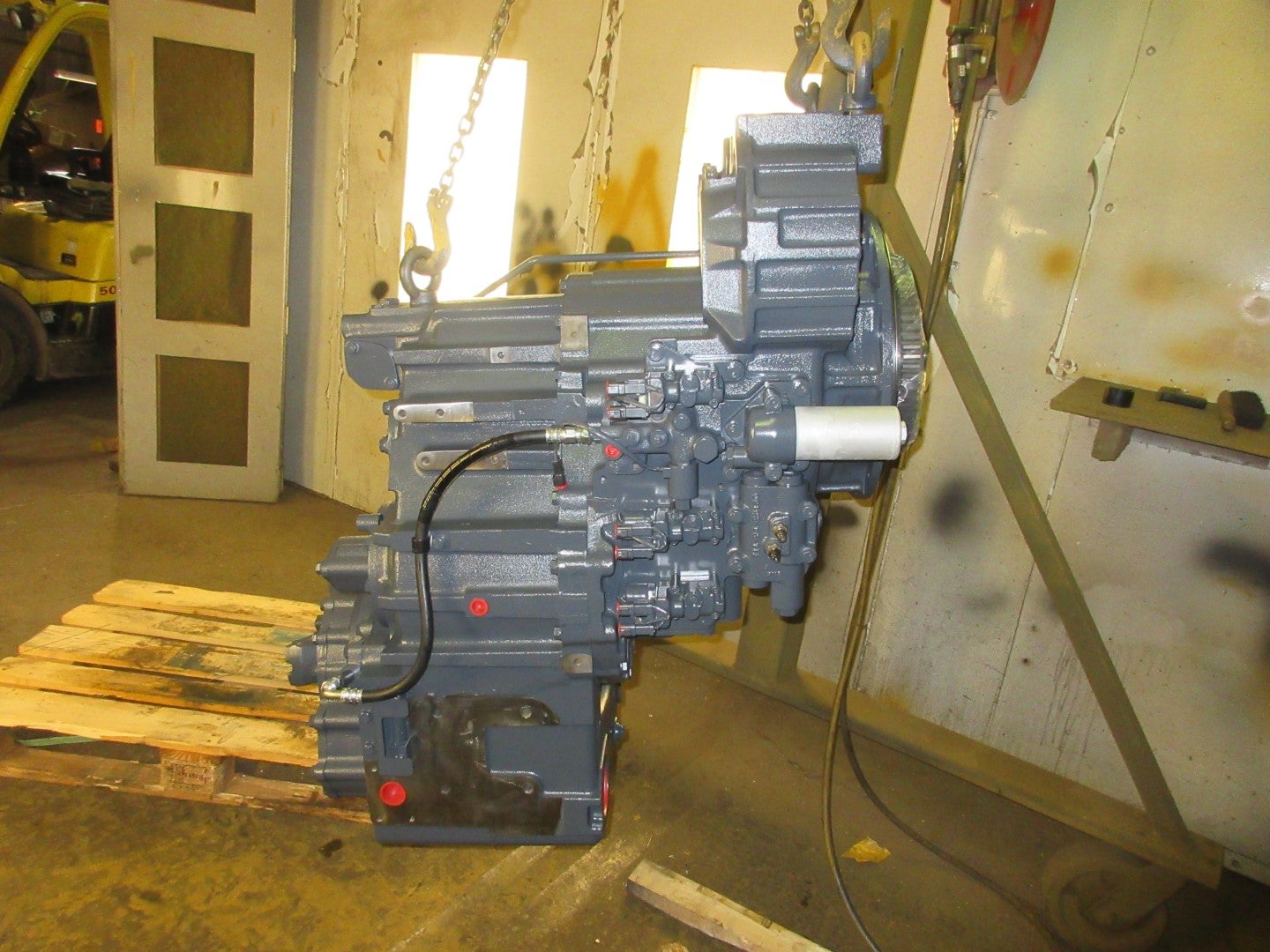Komatsu WA380-6 Transmission/Torque/Drop Box | Part Number 714-12-Z0003