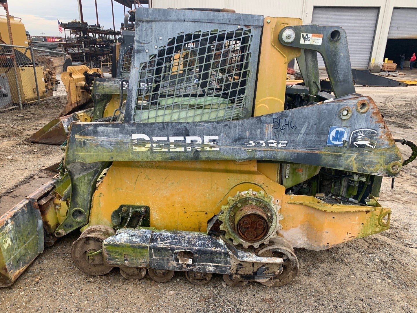 John Deere 323E dismantled machine photo 4