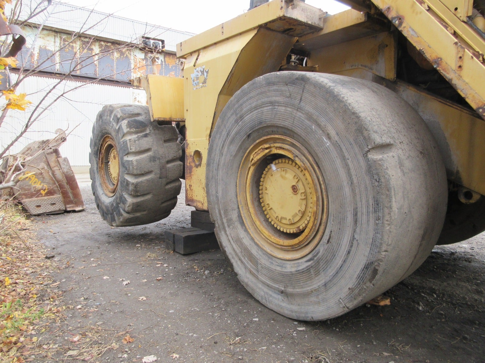 Caterpillar 990H teardown machine photo 3